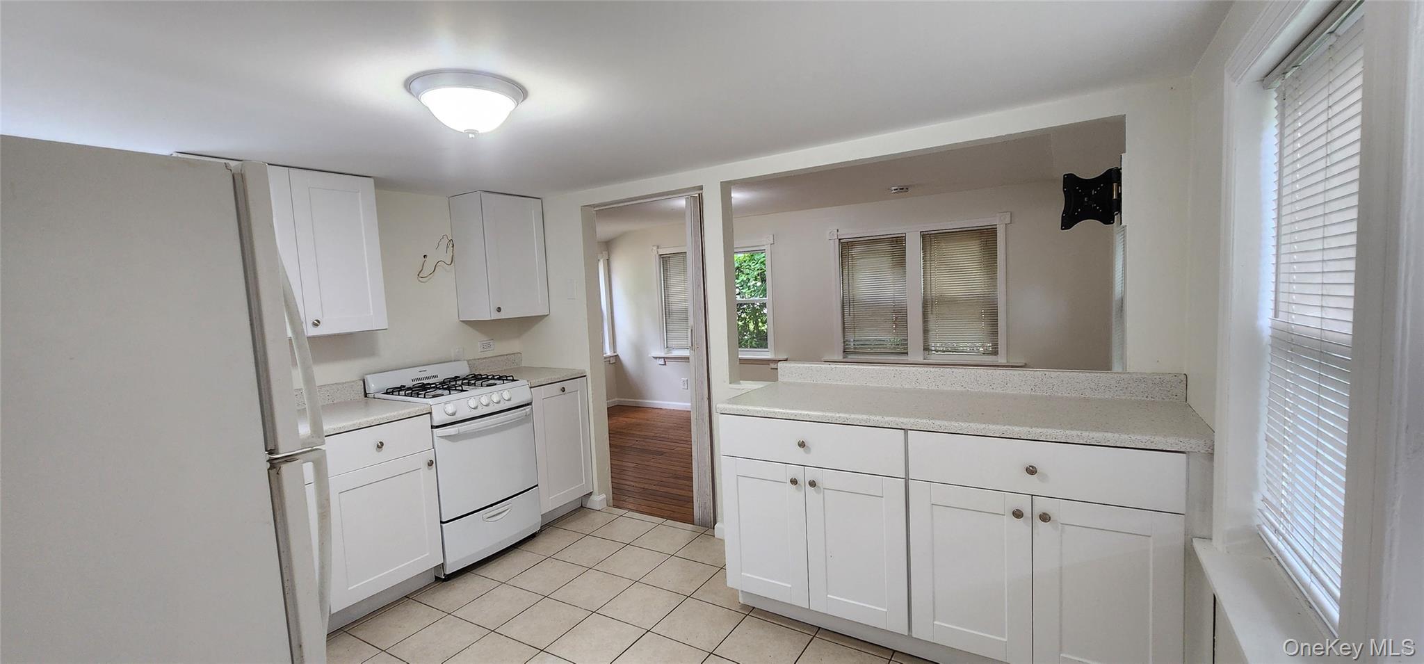 #4 photo, 344 Elm Road, Mastic Beach , NY 11951