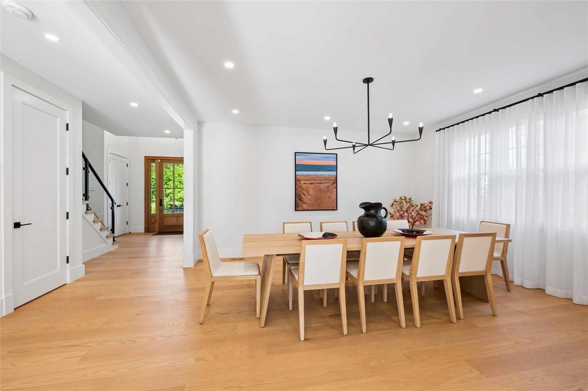 #11 photo, 5 Kings Lane, Southampton , NY 11968