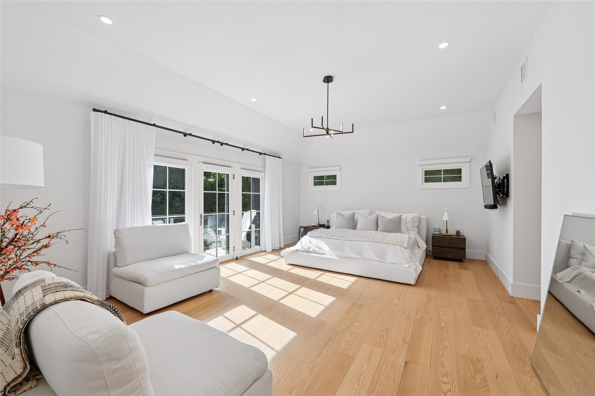 #14 photo, 5 Kings Lane, Southampton , NY 11968