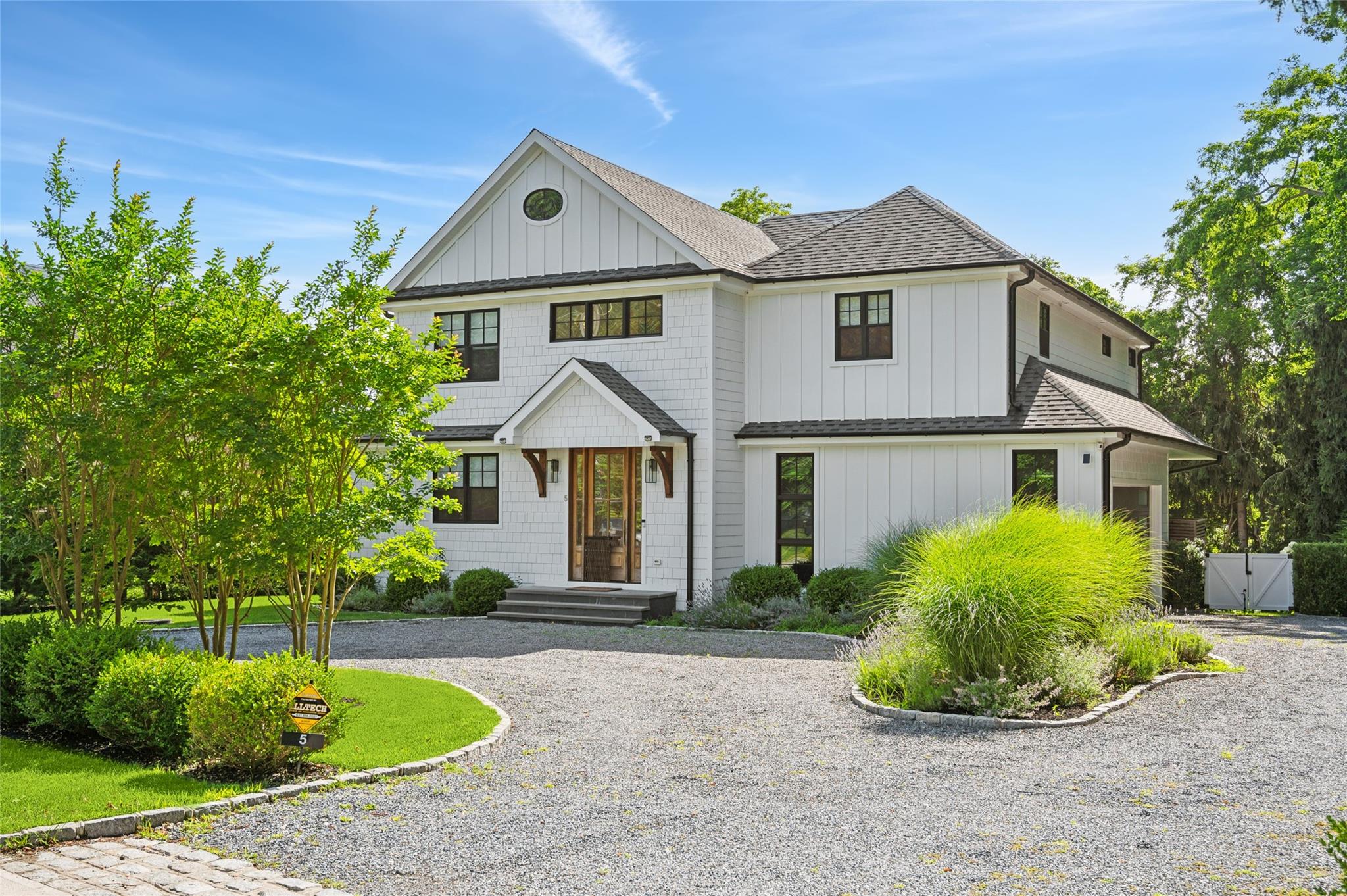 #2 photo, 5 Kings Lane, Southampton , NY 11968