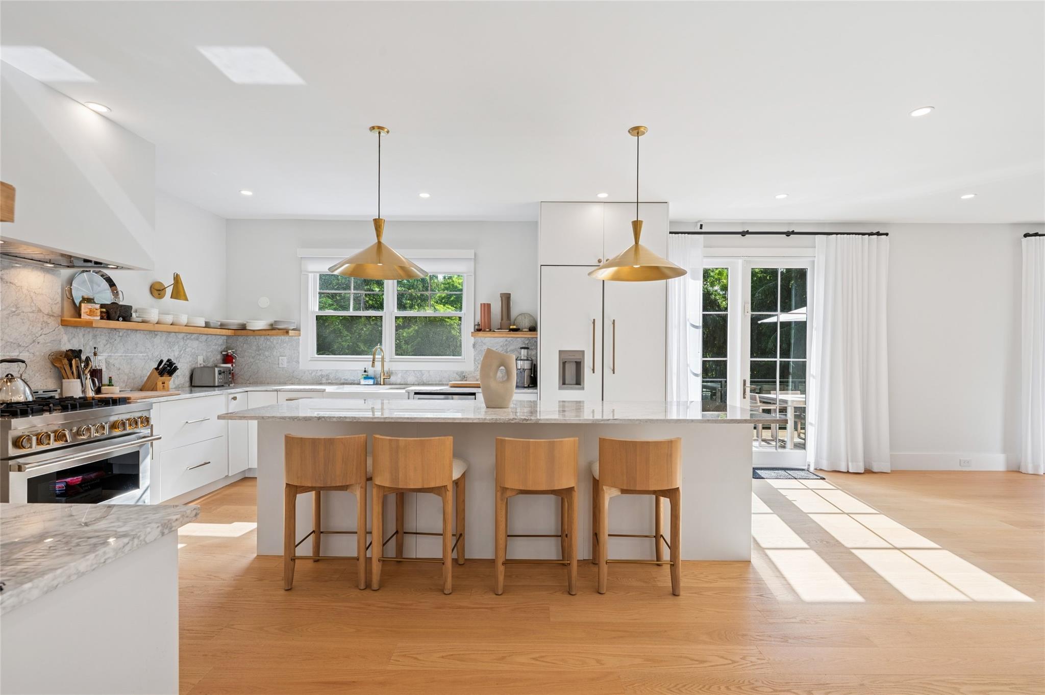 #8 photo, 5 Kings Lane, Southampton , NY 11968