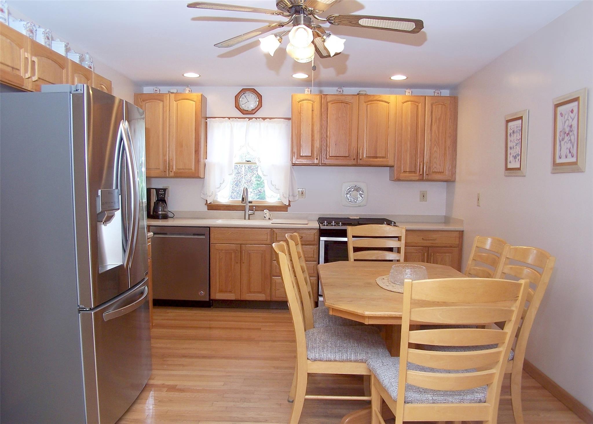 #12 photo, 27 Donald Street, Holbrook , NY 11741