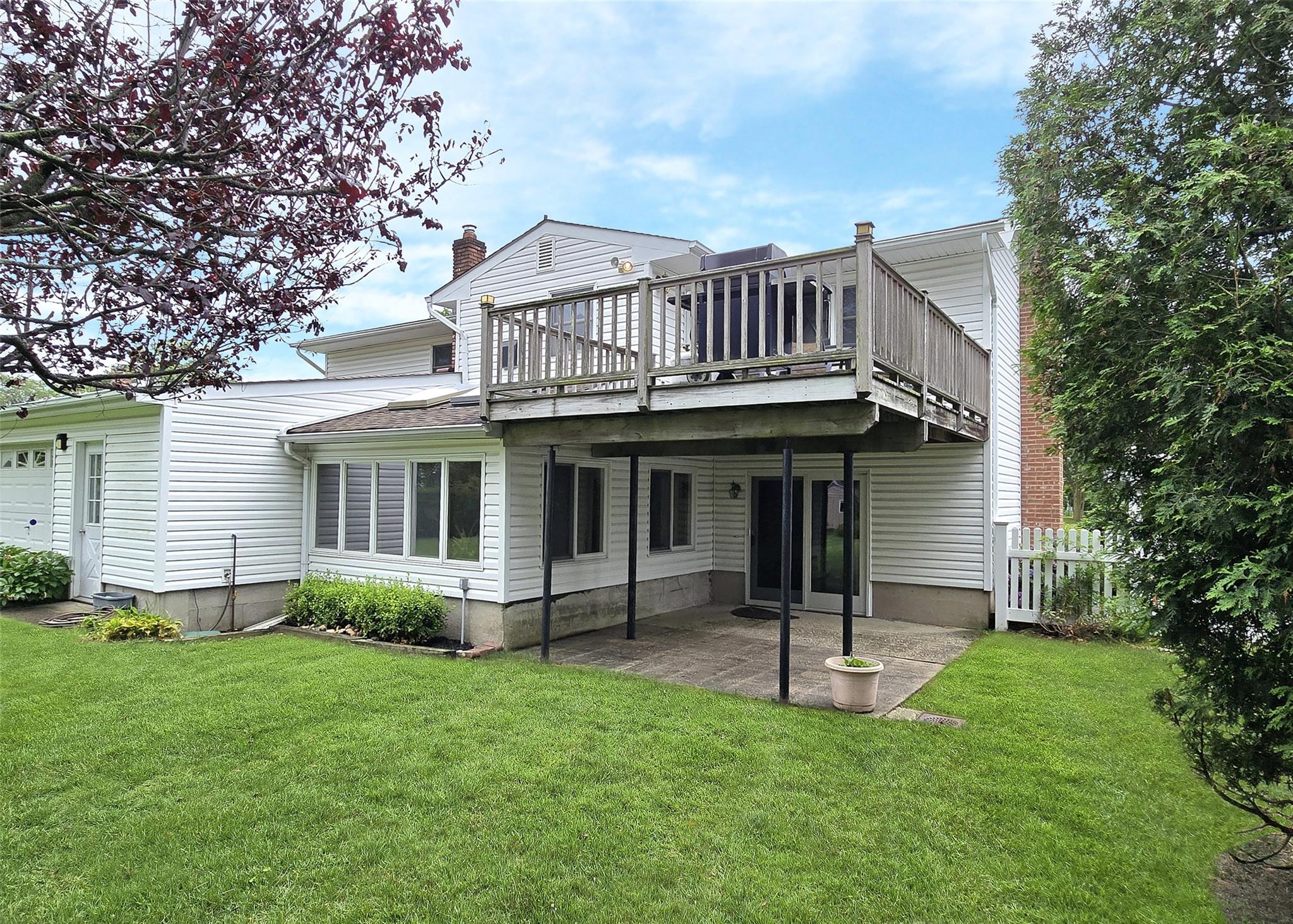 #5 photo, 27 Donald Street, Holbrook , NY 11741