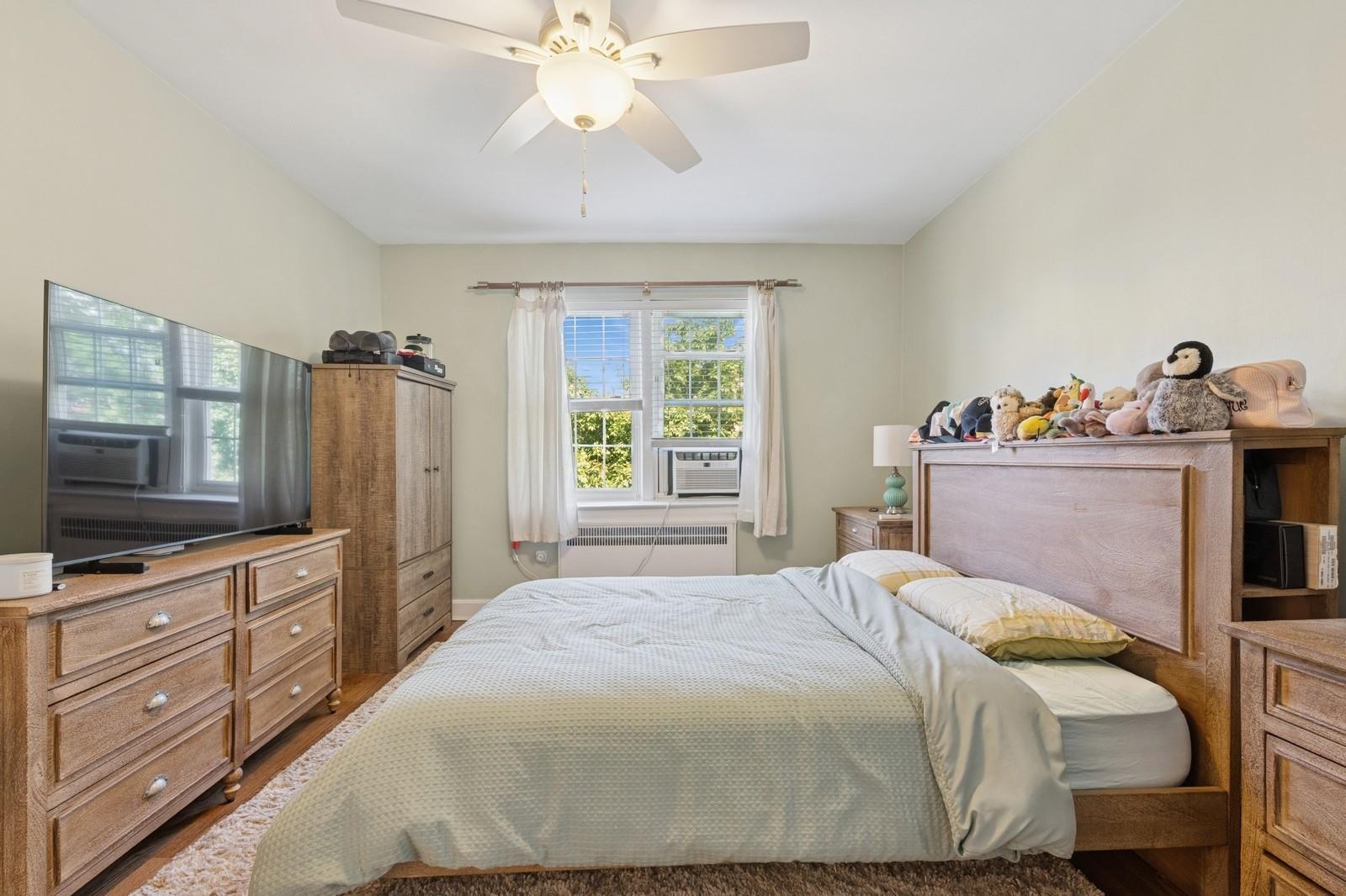 #12 photo, 102 S Village Avenue, ناسو Rockville Centre , NY 11570