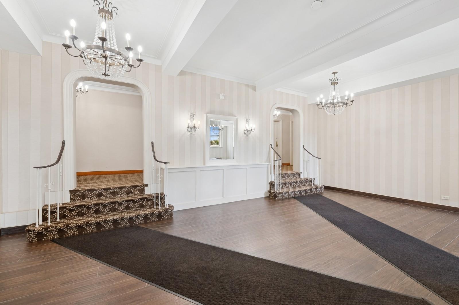 #3 photo, 102 S Village Avenue, ناسو Rockville Centre , NY 11570