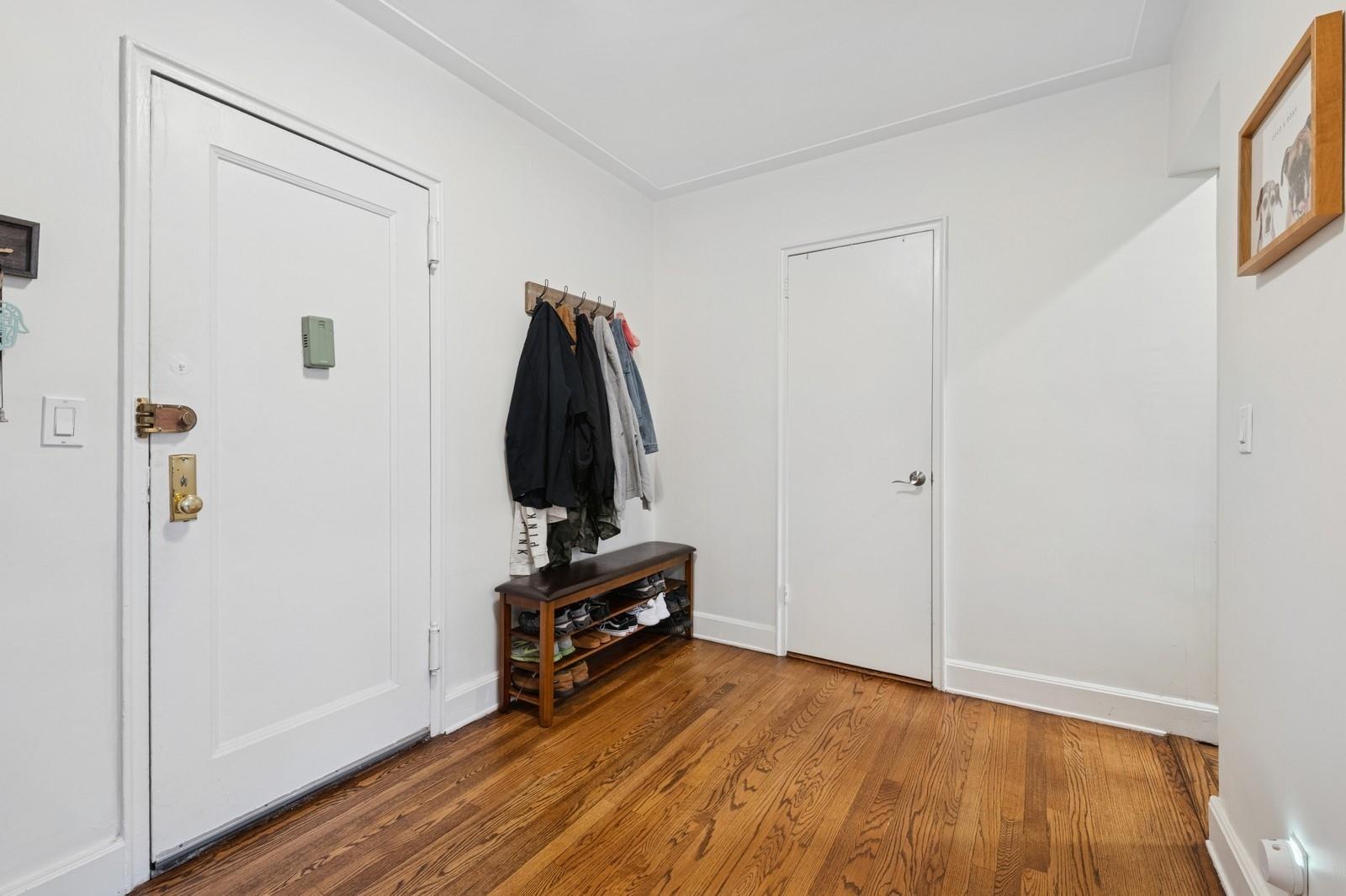 #4 photo, 102 S Village Avenue, ناسو Rockville Centre , NY 11570