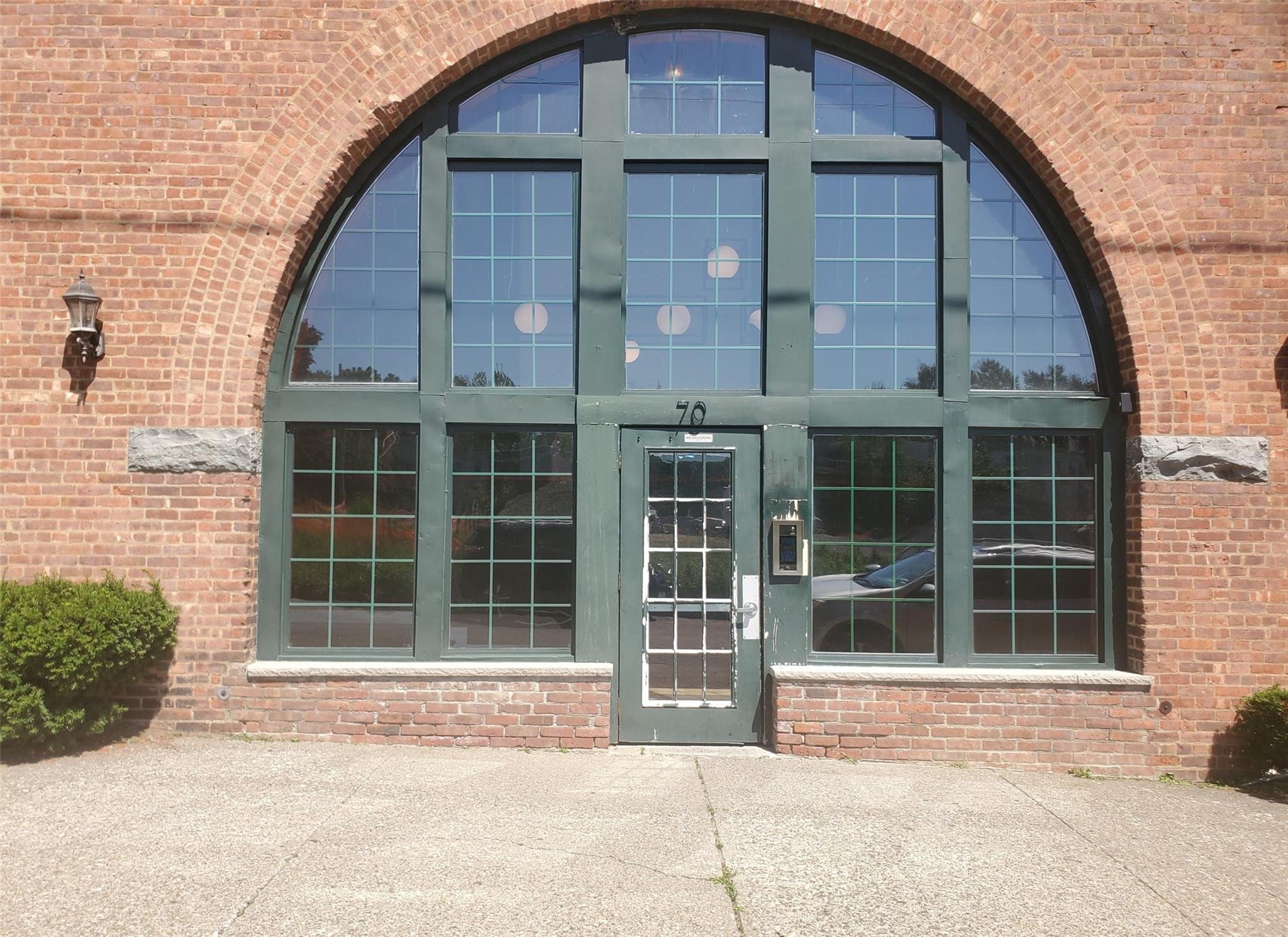 #1 photo, 70 Johnes  Street, 紐約州 Newburgh , NY 12550