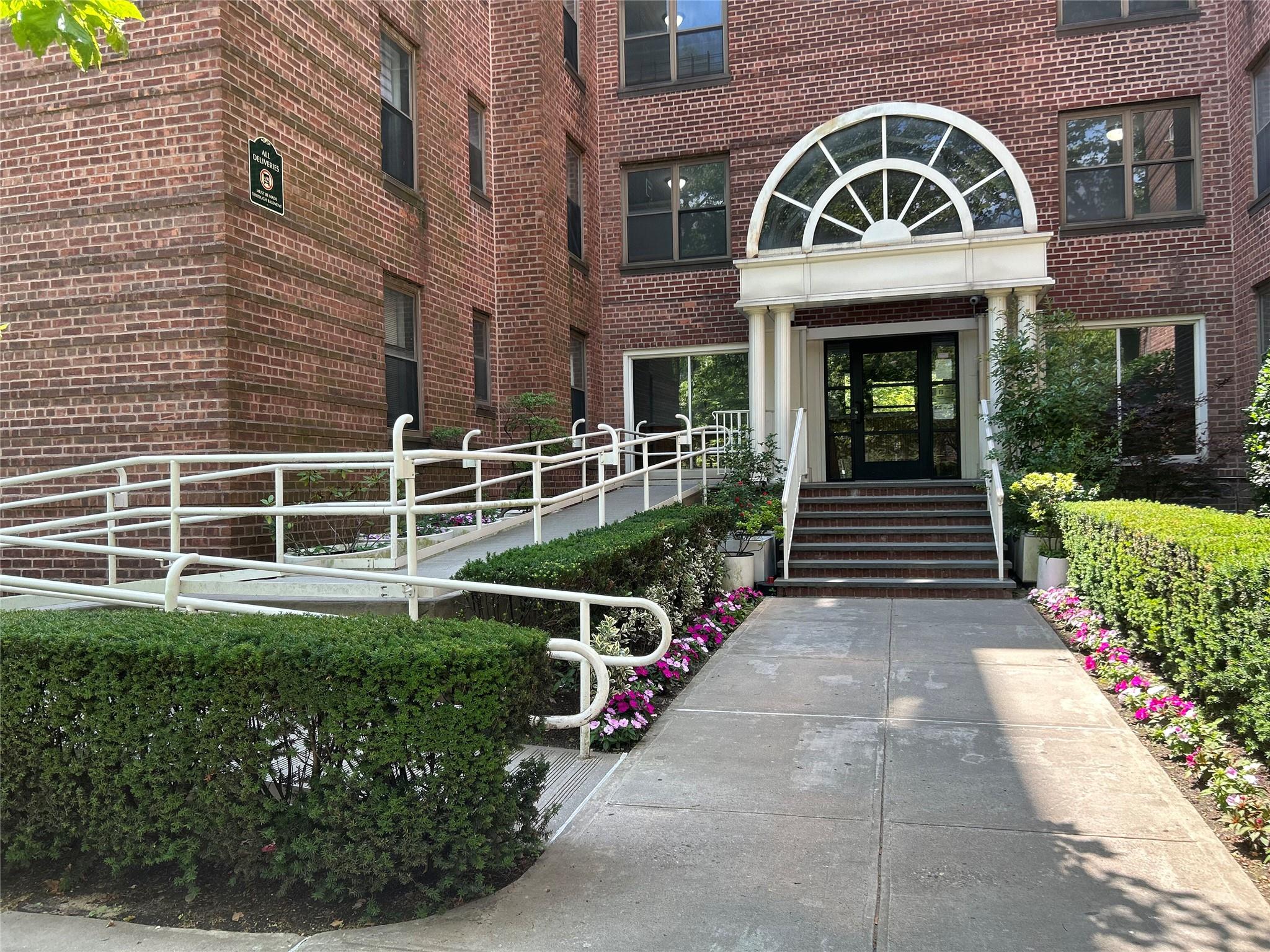 #12 photo, 2190 Brigham Street, ブルックリン区 Brooklyn , NY 11229