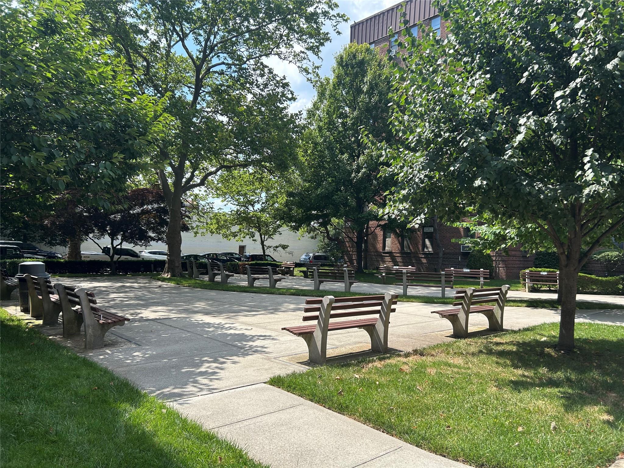 #16 photo, 2190 Brigham Street, ブルックリン区 Brooklyn , NY 11229