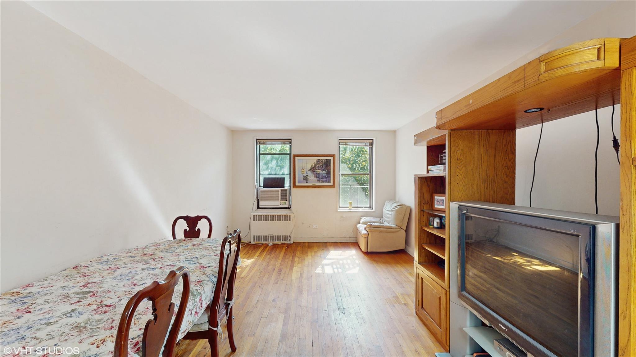 #2 photo, 2190 Brigham Street, ブルックリン区 Brooklyn , NY 11229