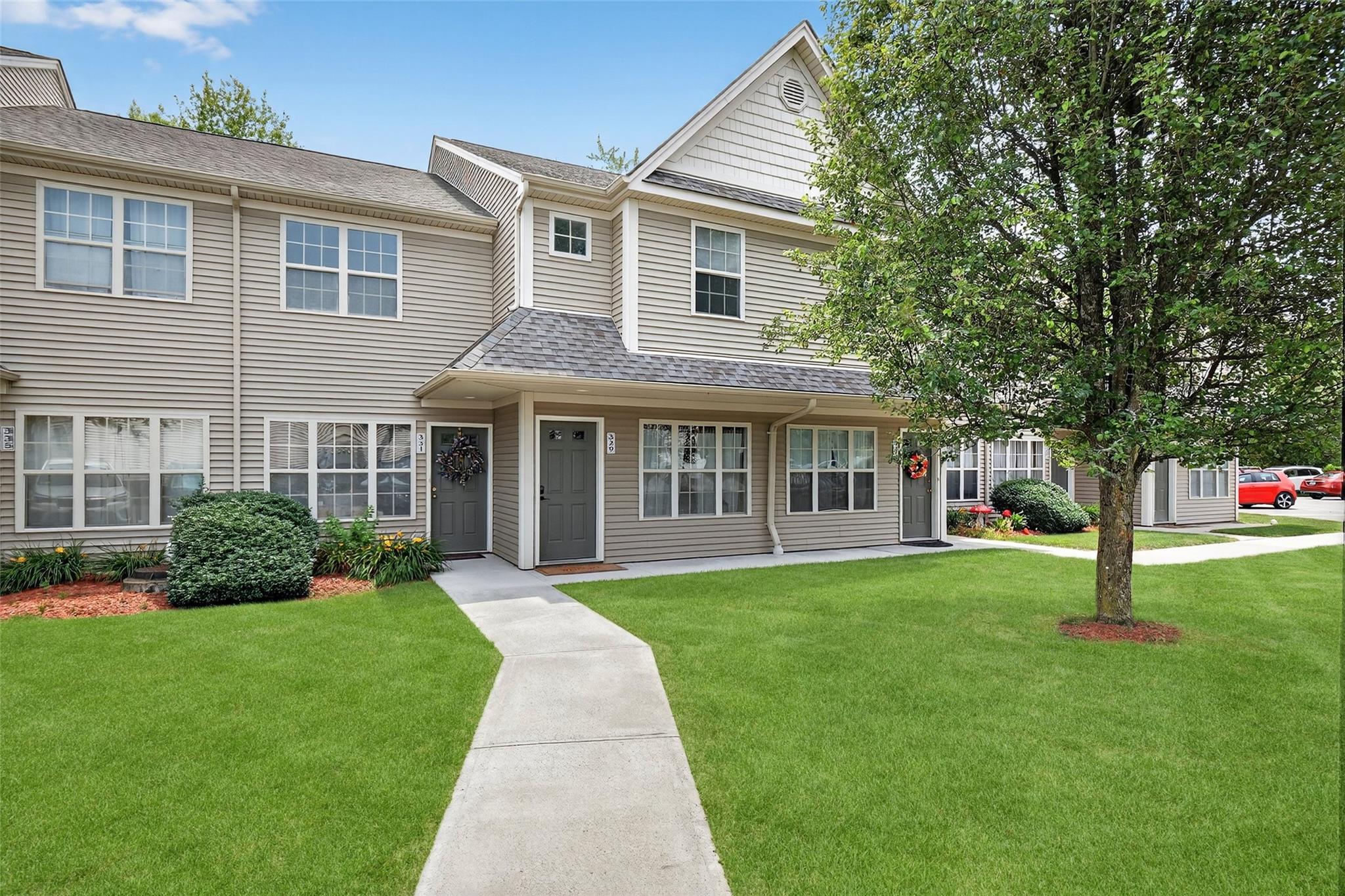 #1 photo, 329 Gregory Court, 紐約州 Highland , NY 12528
