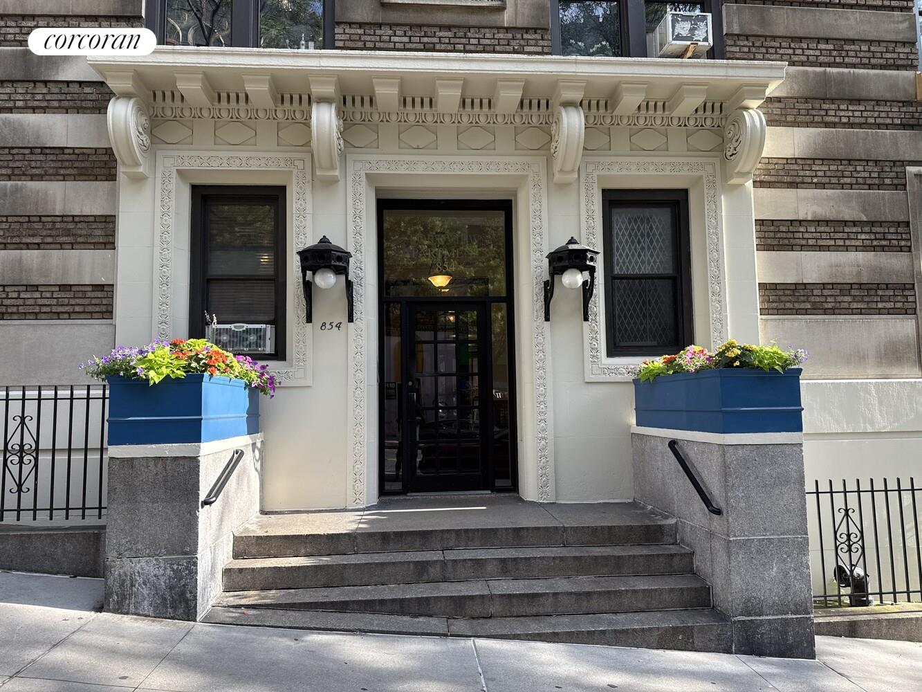 #8 photo, 854 W 181ST Street, マンハッタン Hudson Heights , NY 10033