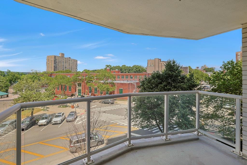 #20 photo, 3333 Henry Hudson Parkway, ブロンクス区 Bronx , NY 10463