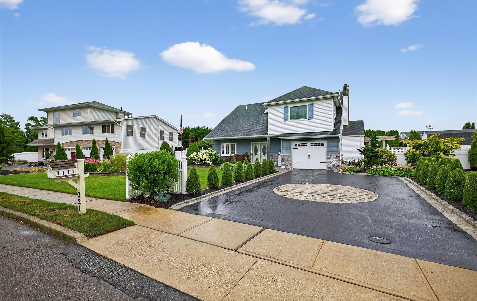 #1 photo, 321 Lagoon Drive, 東長島 Copiague , NY 11726