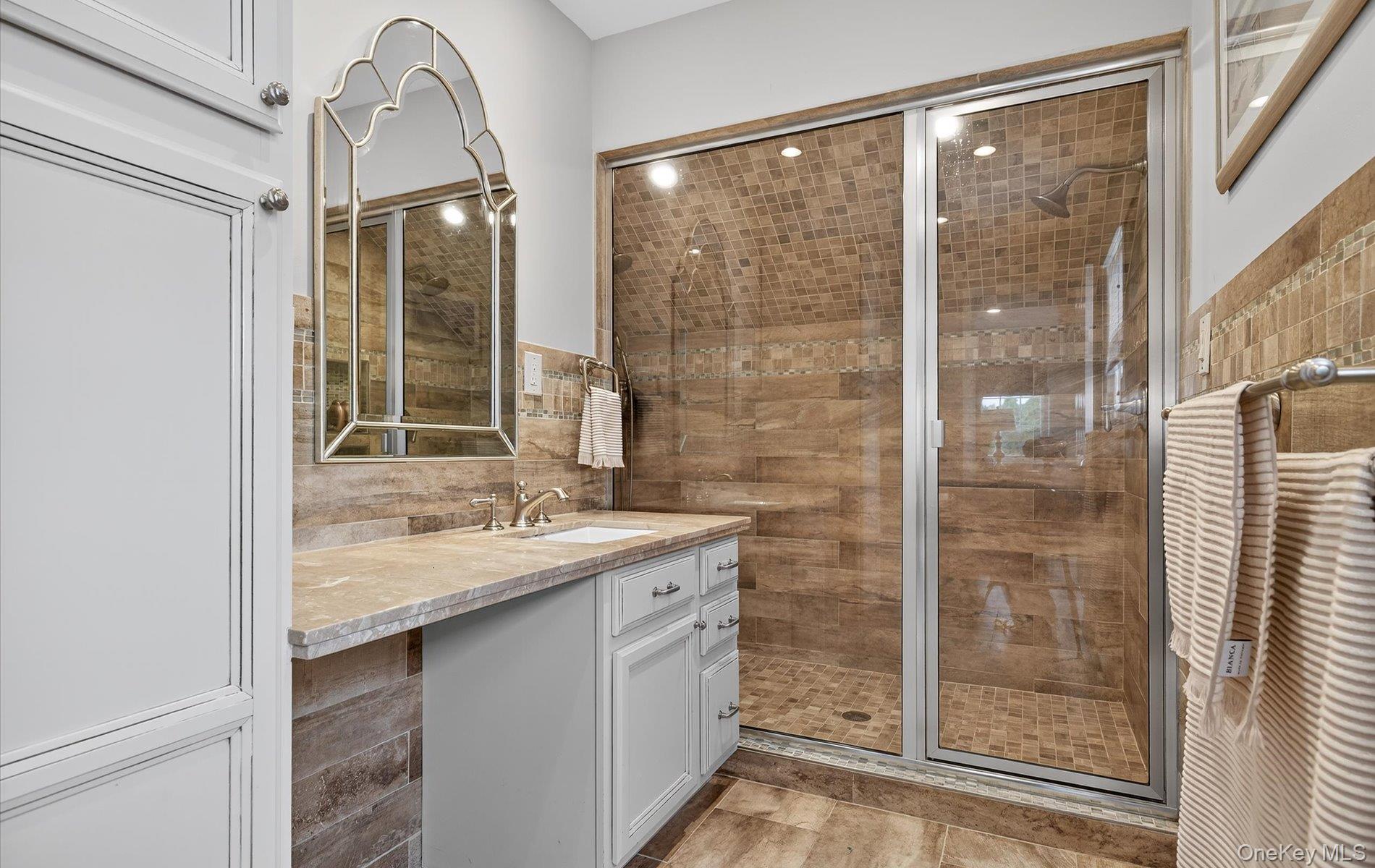 #19 photo, 321 Lagoon Drive, サフォーク郡 Copiague , NY 11726