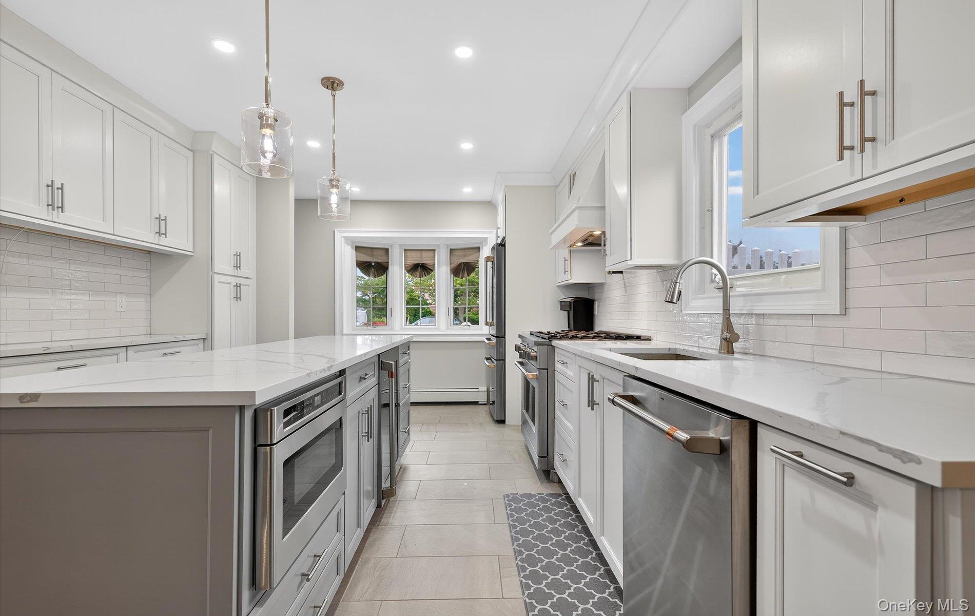 #4 photo, 321 Lagoon Drive, サフォーク郡 Copiague , NY 11726