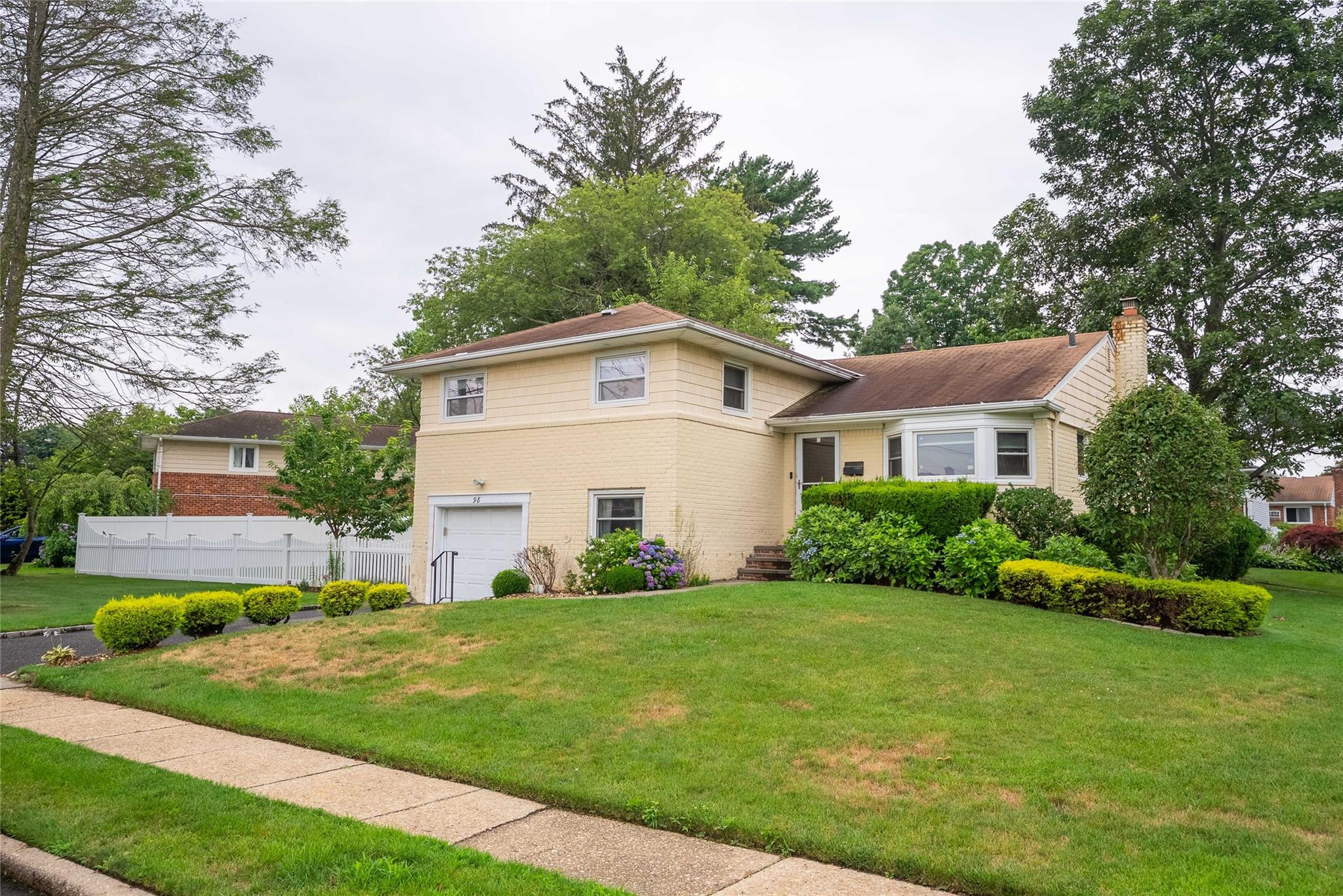 #1 photo, 98 Virginia Avenue, Plainview , NY 11803