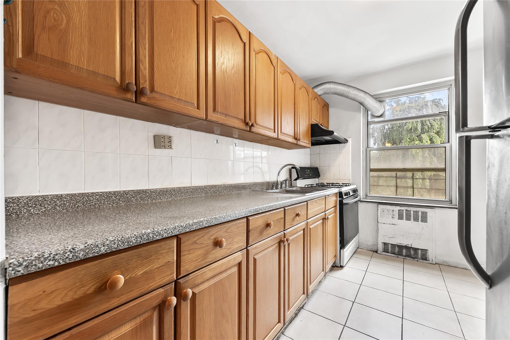 #7 photo, 147-25 38th Ave, Flushing , NY 11354