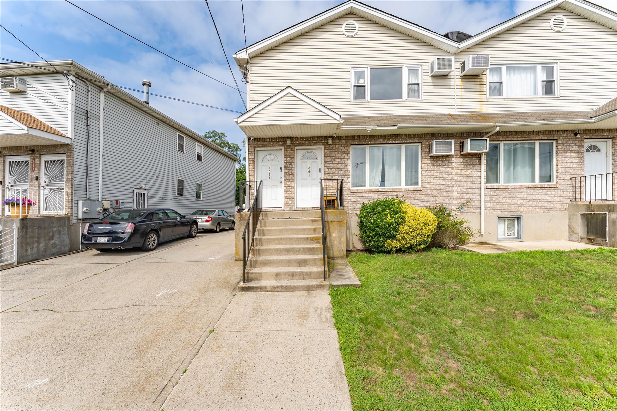 #1 photo, 1051 Bay 32nd Street, Bayswater , NY 11691