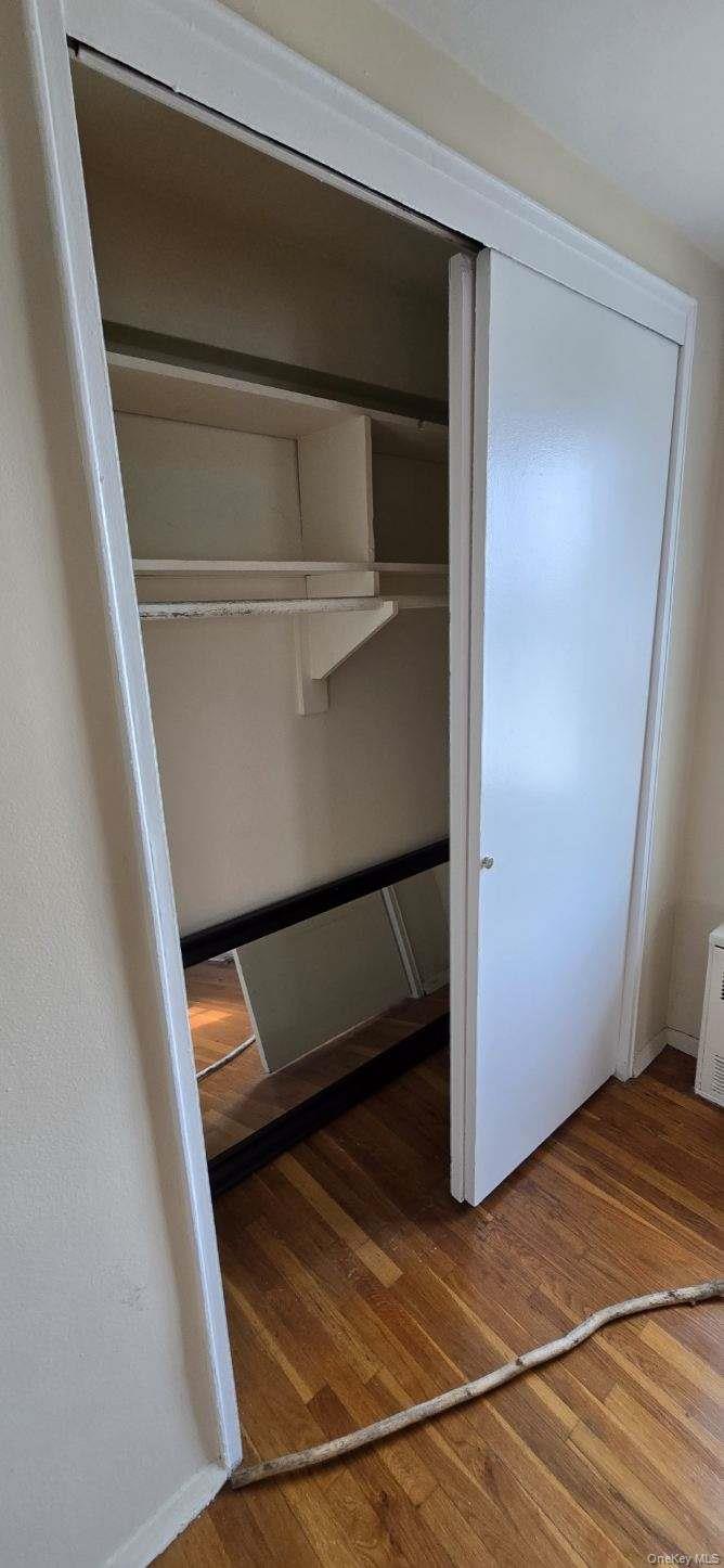 #5 photo, 24120 Northern Boulevard, Douglaston , NY 11362