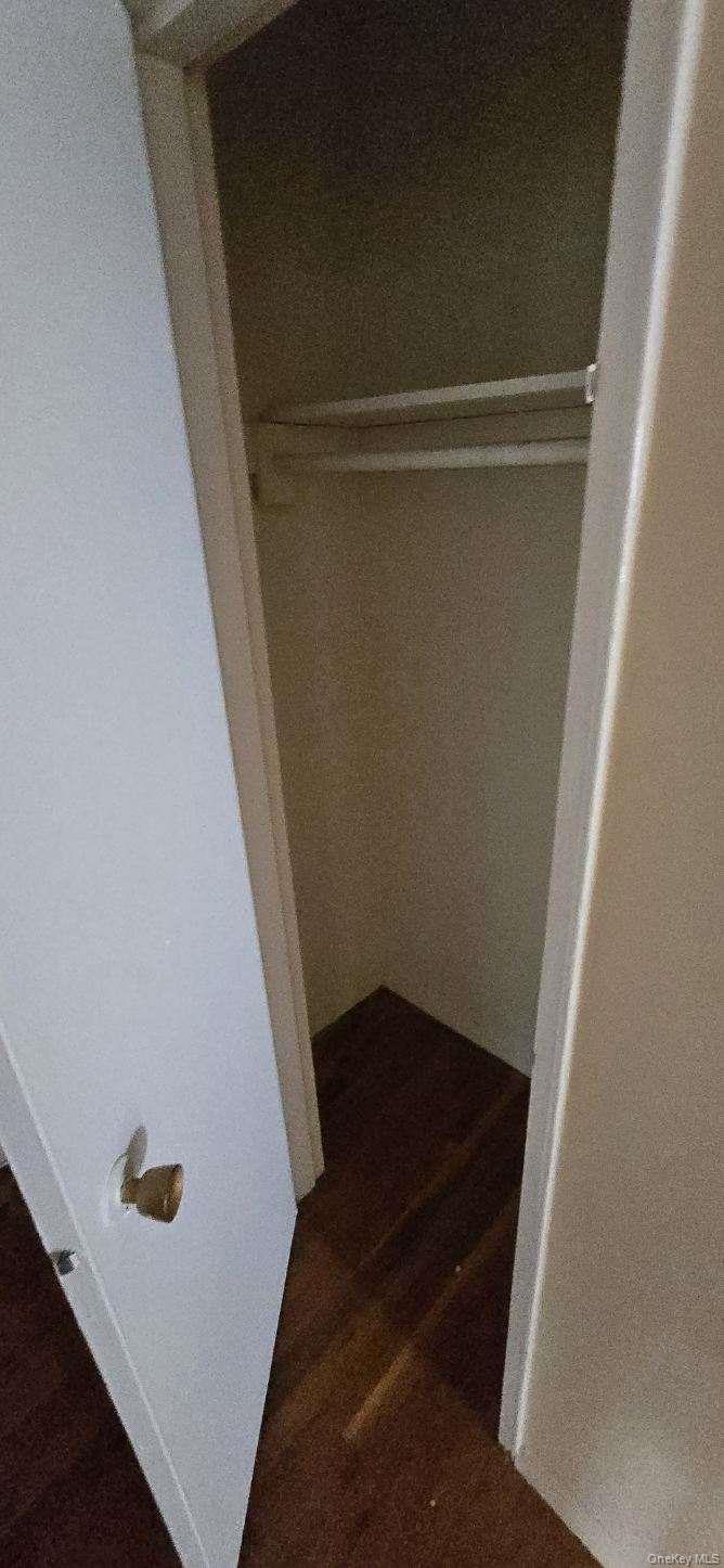 #7 photo, 24120 Northern Boulevard, Douglaston , NY 11362