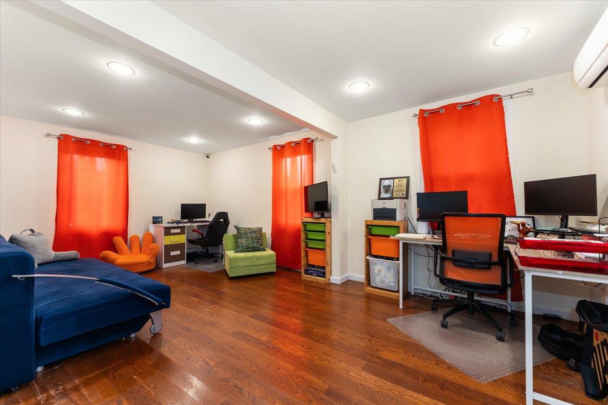 #10 photo, 1434 Noel Avenue, Hewlett , NY 11557