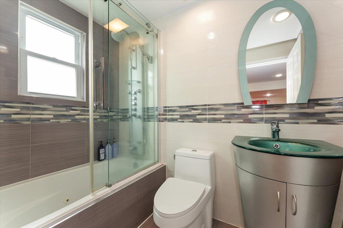 #12 photo, 1434 Noel Avenue, Hewlett , NY 11557