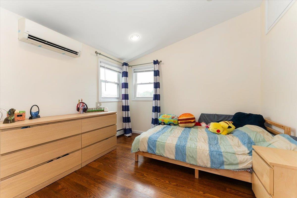 #15 photo, 1434 Noel Avenue, Hewlett , NY 11557