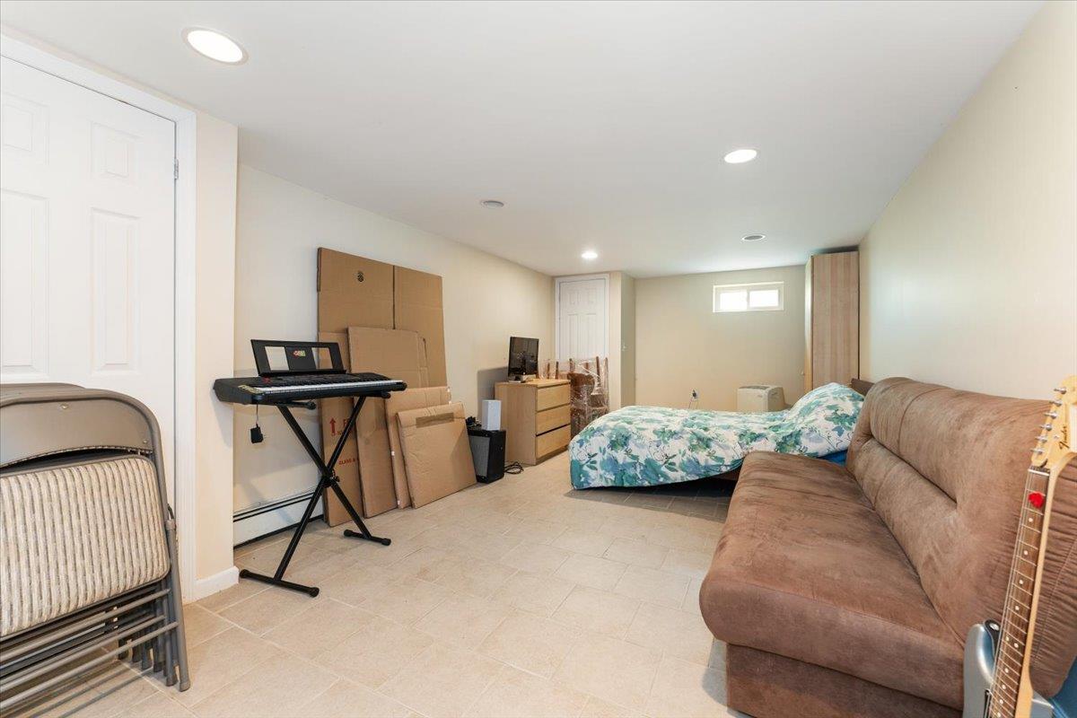 #17 photo, 1434 Noel Avenue, Hewlett , NY 11557