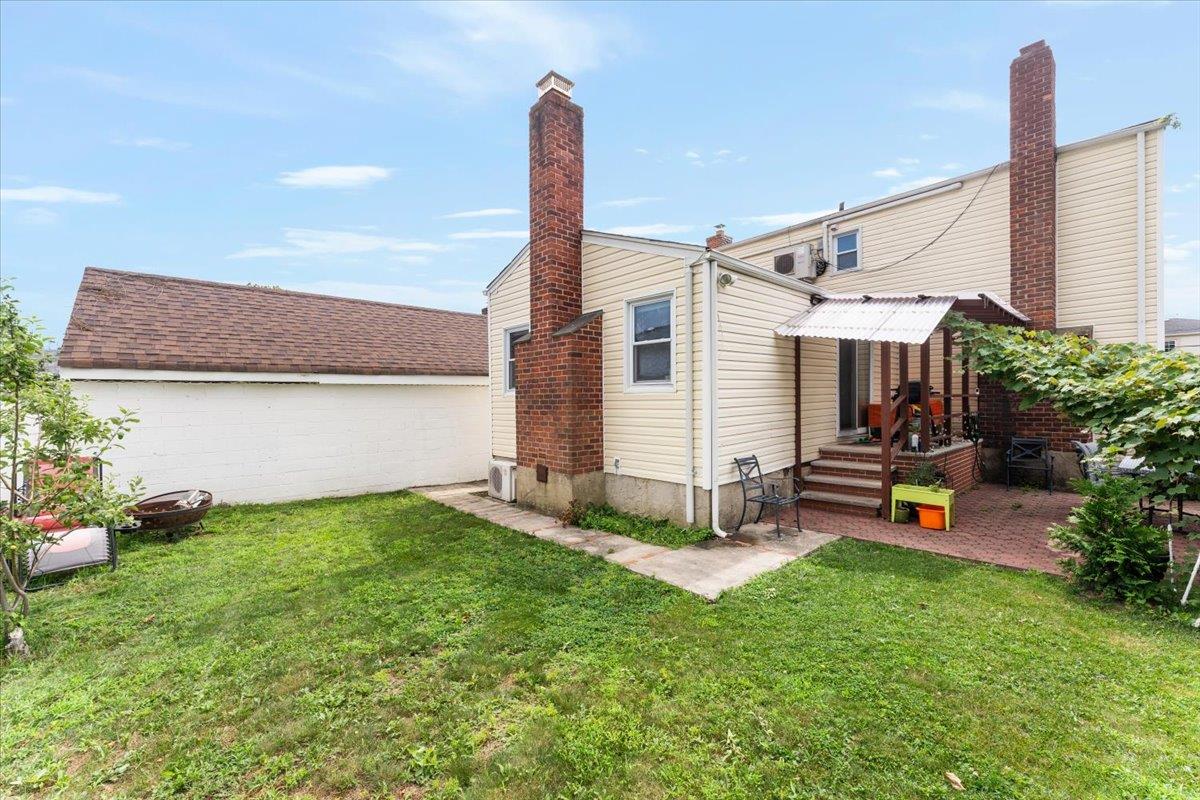 #20 photo, 1434 Noel Avenue, Hewlett , NY 11557