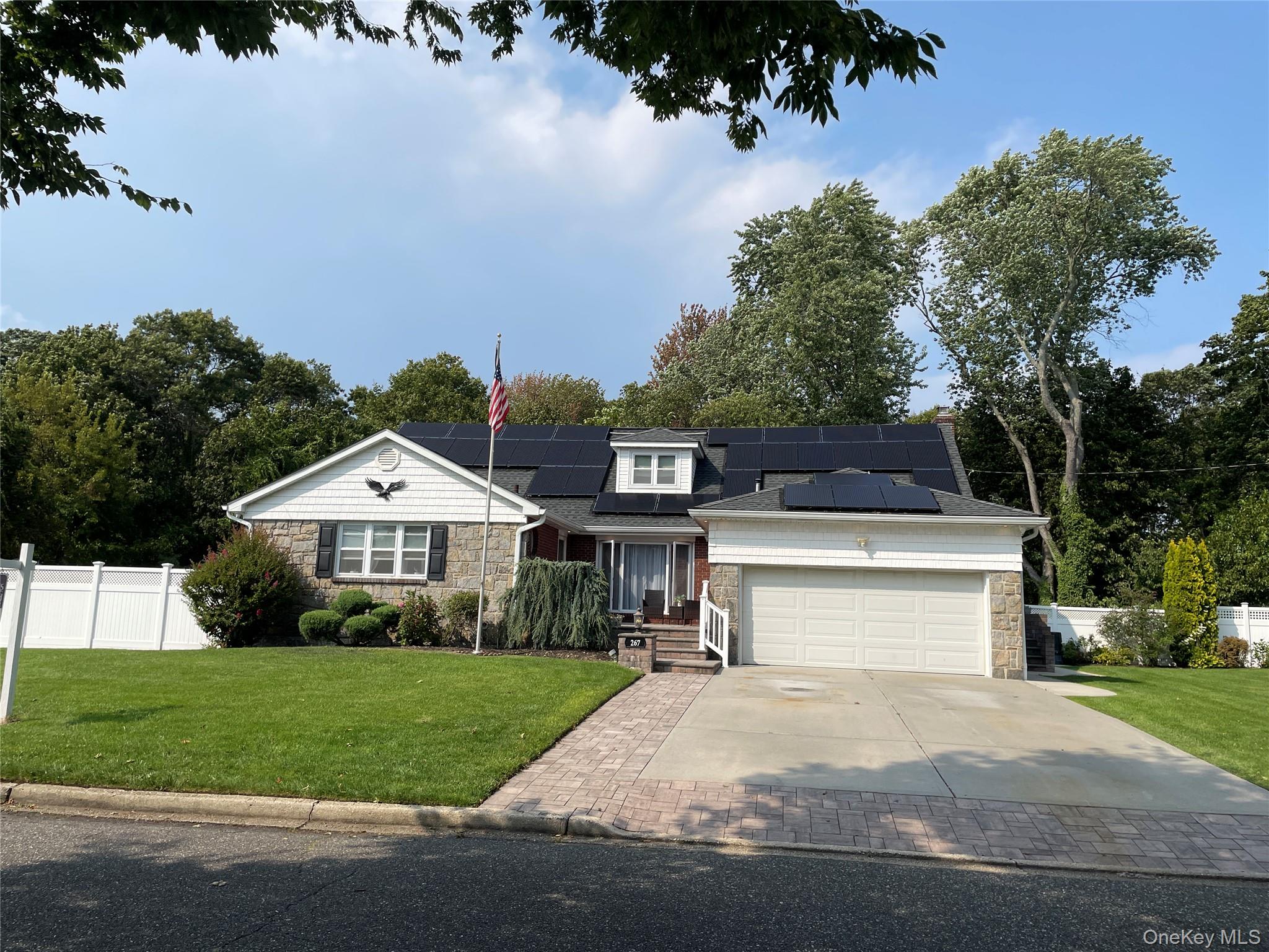 #1 photo, 267 N. Poplar Street, 長島 Massapequa , NY 11758