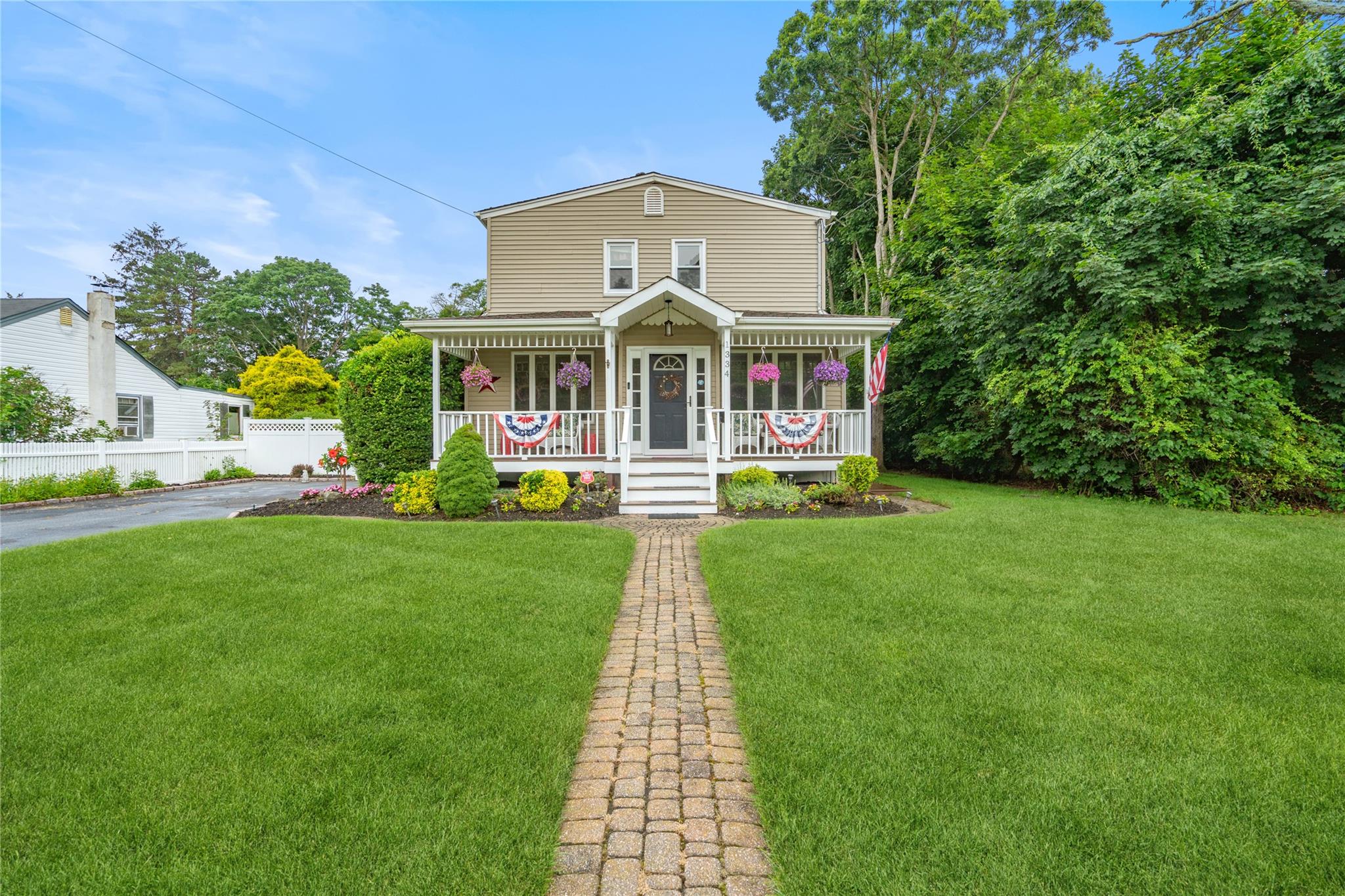 #1 photo, 1334 Thompson Drive, 東長島 海湾 Bay Shore , NY 11706