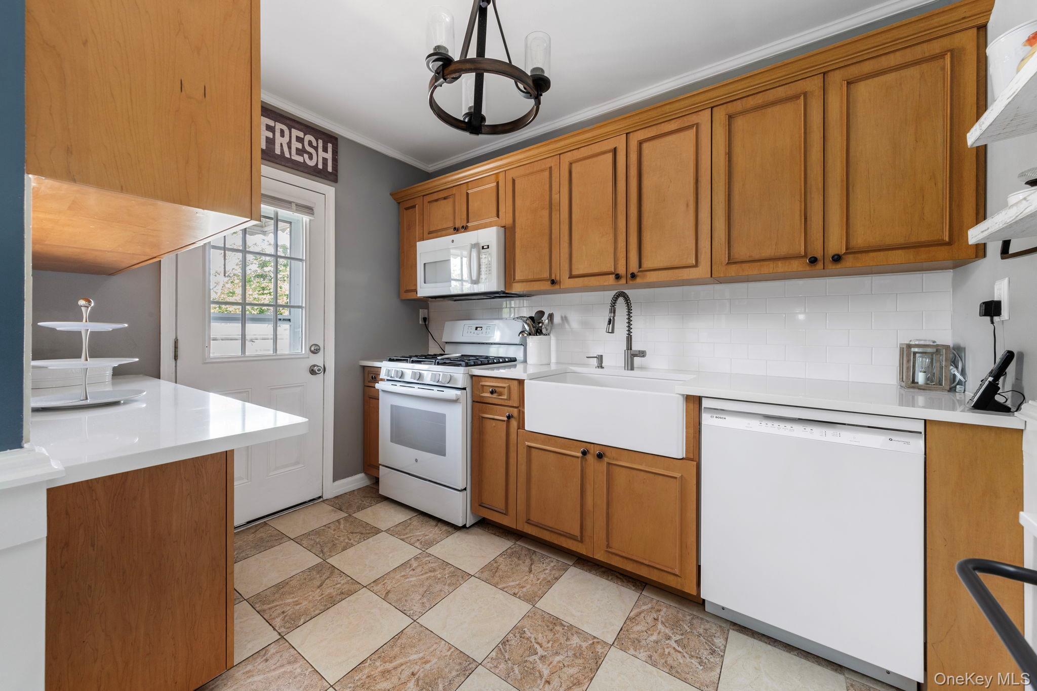 #4 photo, 65-26 Admiral Avenue, クイーンズ区 Middle Village , NY 11379