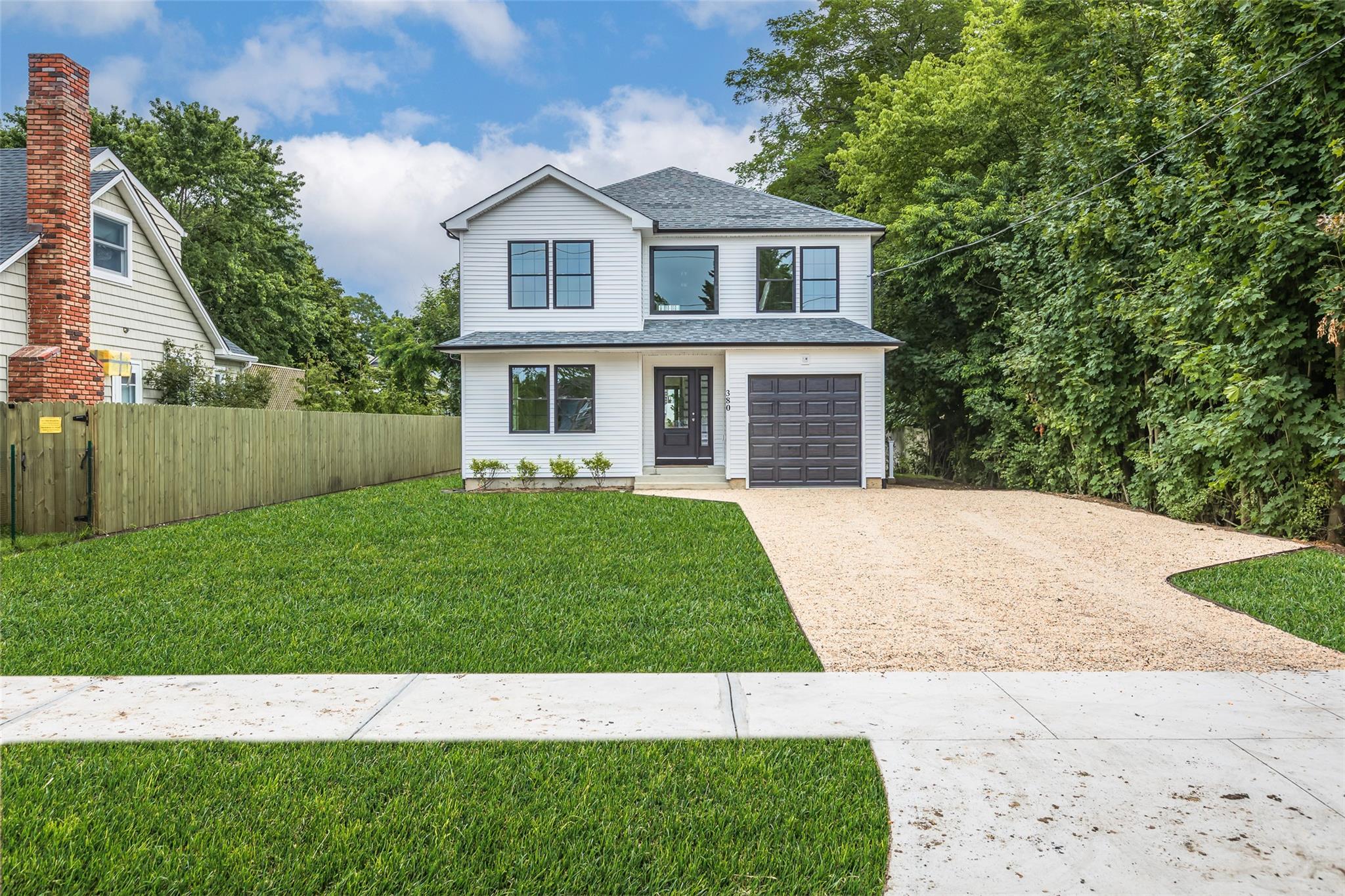 #1 photo, 380 Sweezy Avenue, 東長島 Riverhead , NY 11901