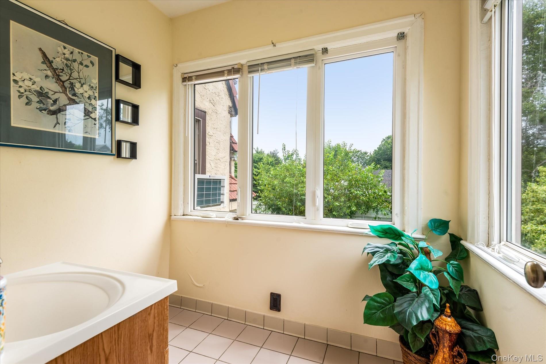 #12 photo, 118 Carver Terrace, Yonkers , NY 10710