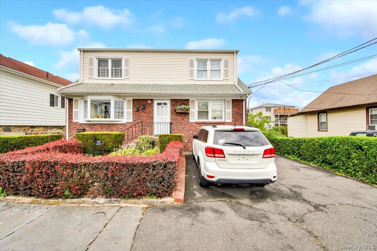 #1 photo, 255 Glenhill Avenue, 紐約州 Yonkers , NY 10701