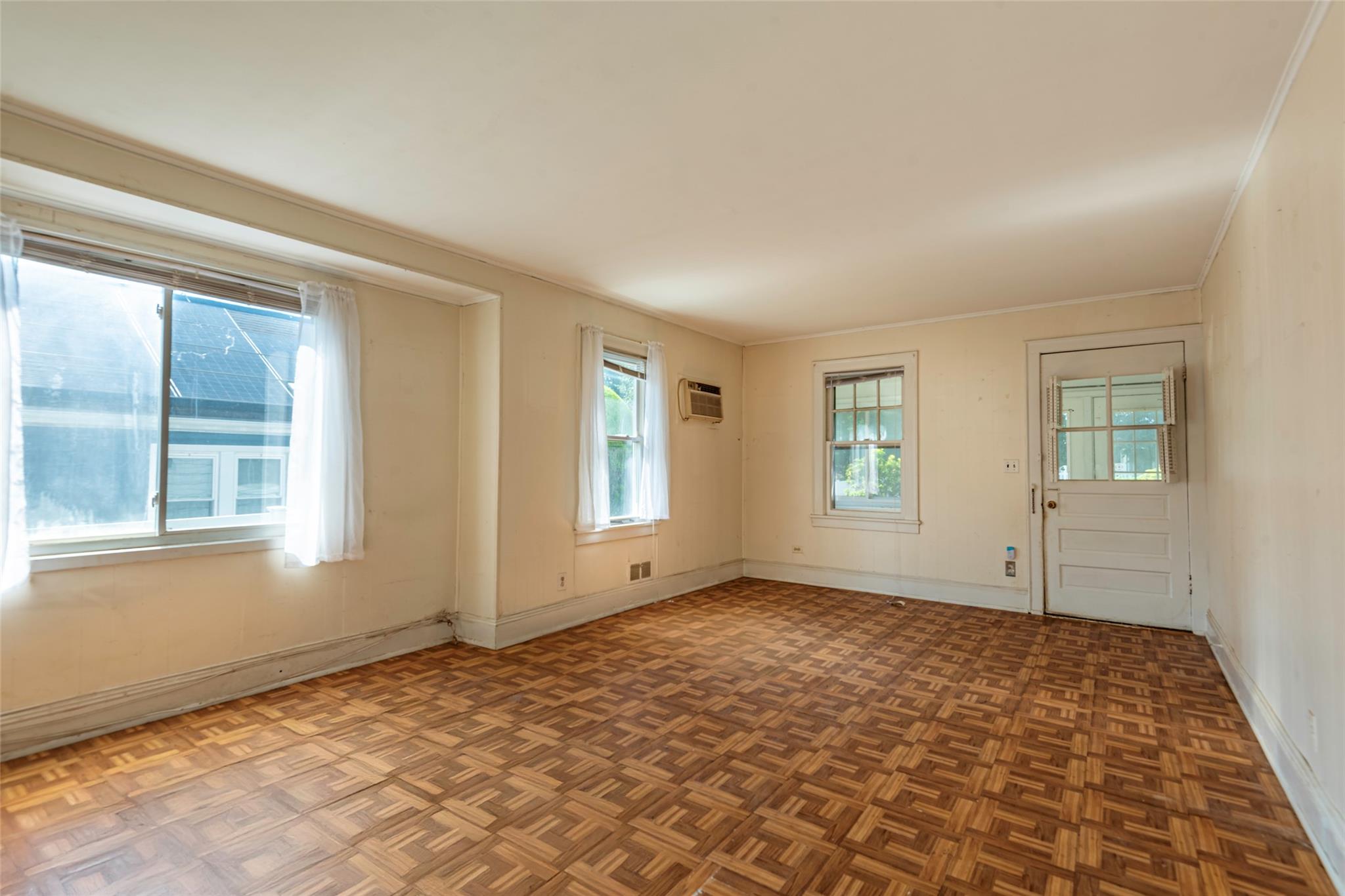 #11 photo, 2 Florence Street, North Baldwin , NY 11510