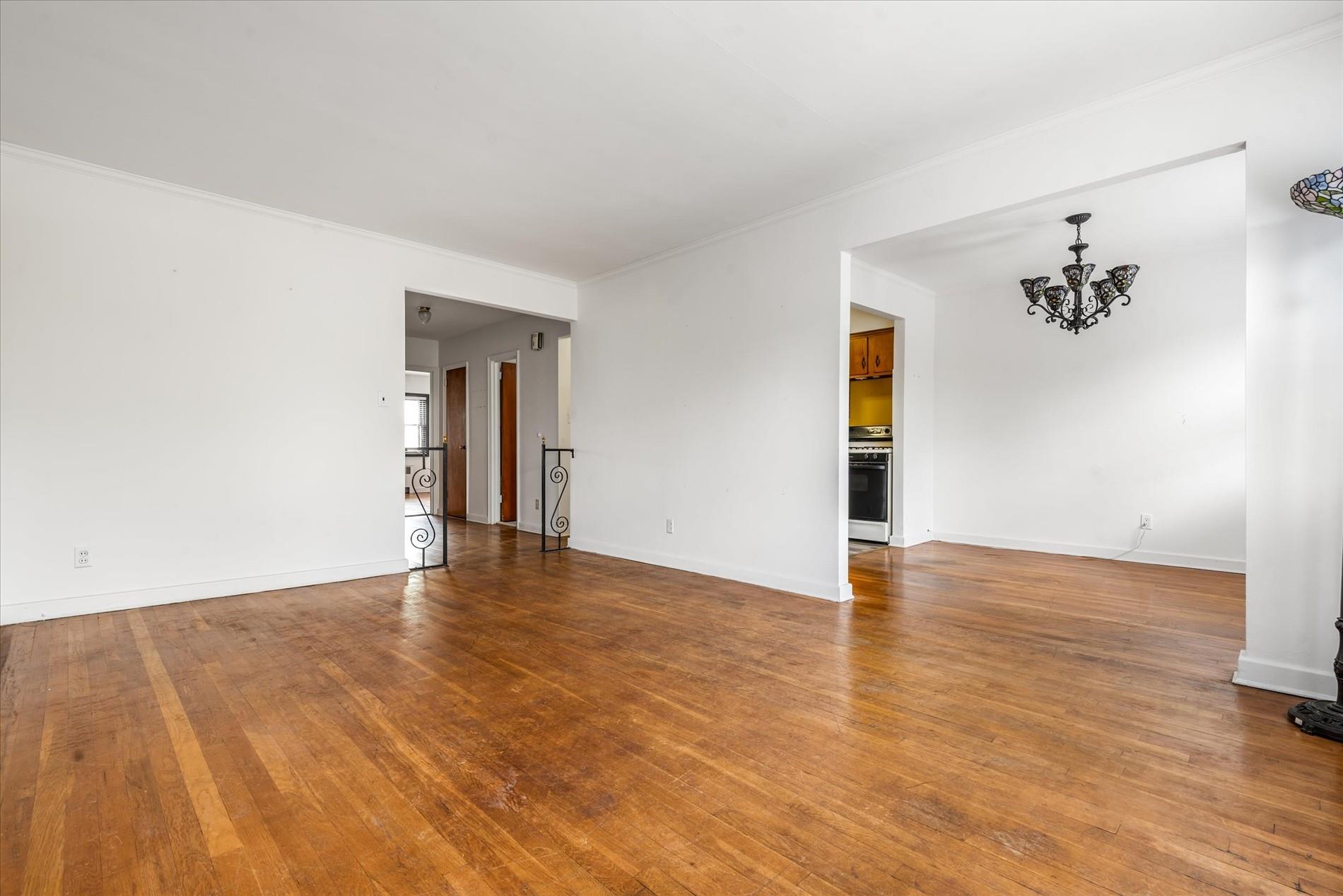 #7 photo, 5974 Fresh Pond Road, クイーンズ区 Maspeth , NY 11378