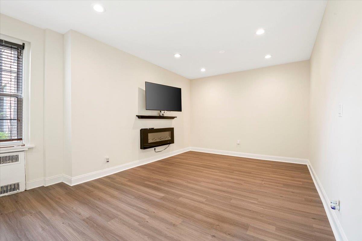 #8 photo, 819 Broadway, ナッソー郡 Woodmere , NY 11598