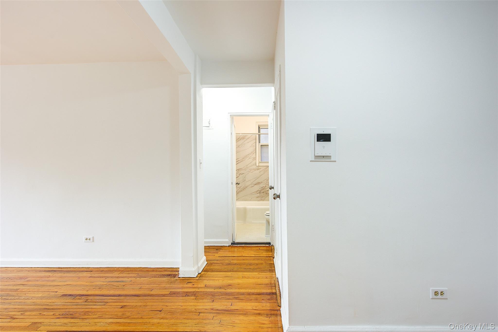 #19 photo, 34-15 74 Street, Jackson Heights , NY 11372