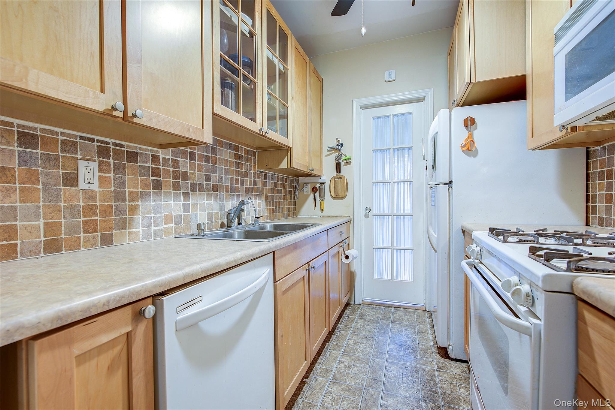 #17 photo, 118-11 84th Avenue, クイーンズ区 Kew Gardens , NY 11415