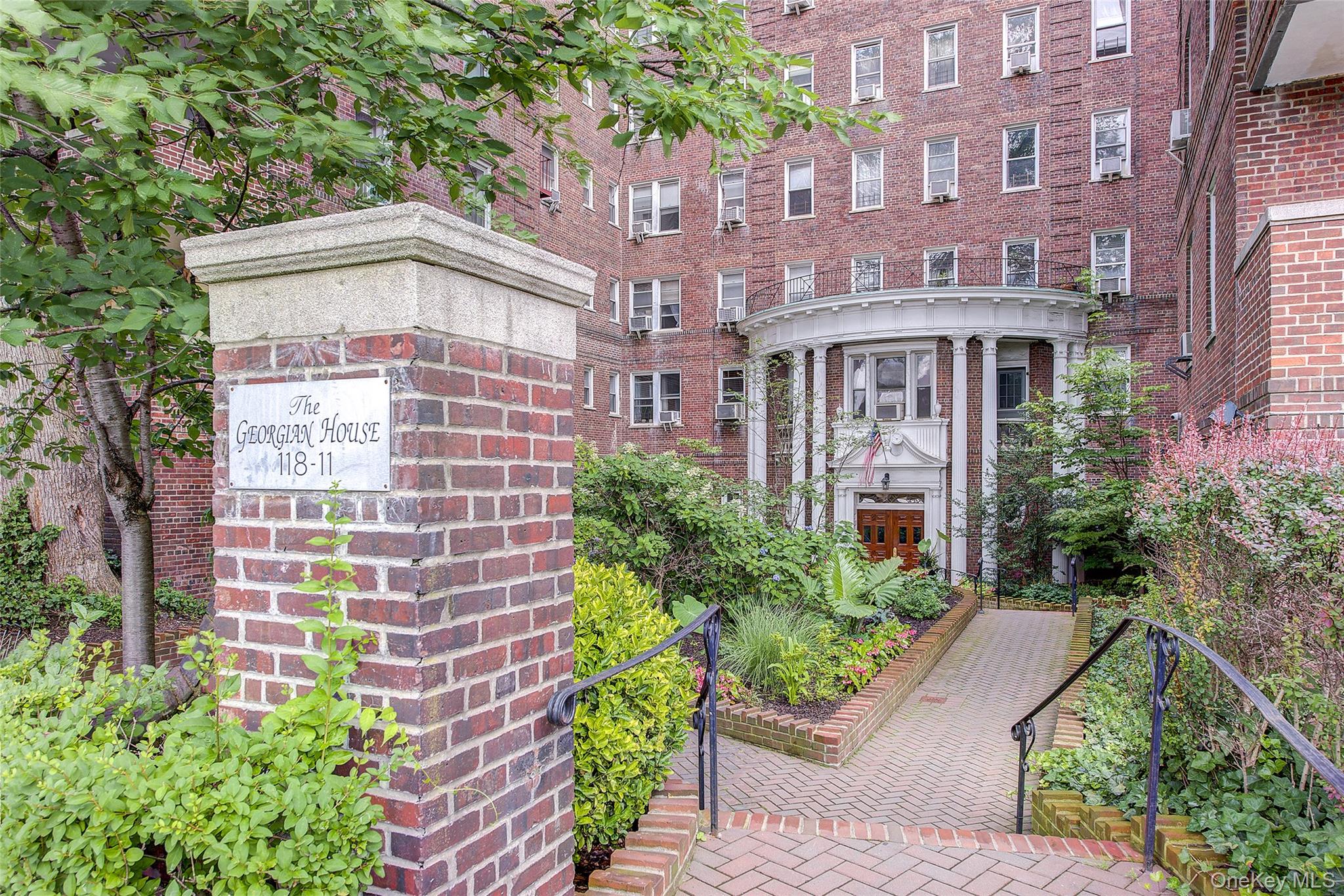 #2 photo, 118-11 84th Avenue, クイーンズ区 Kew Gardens , NY 11415