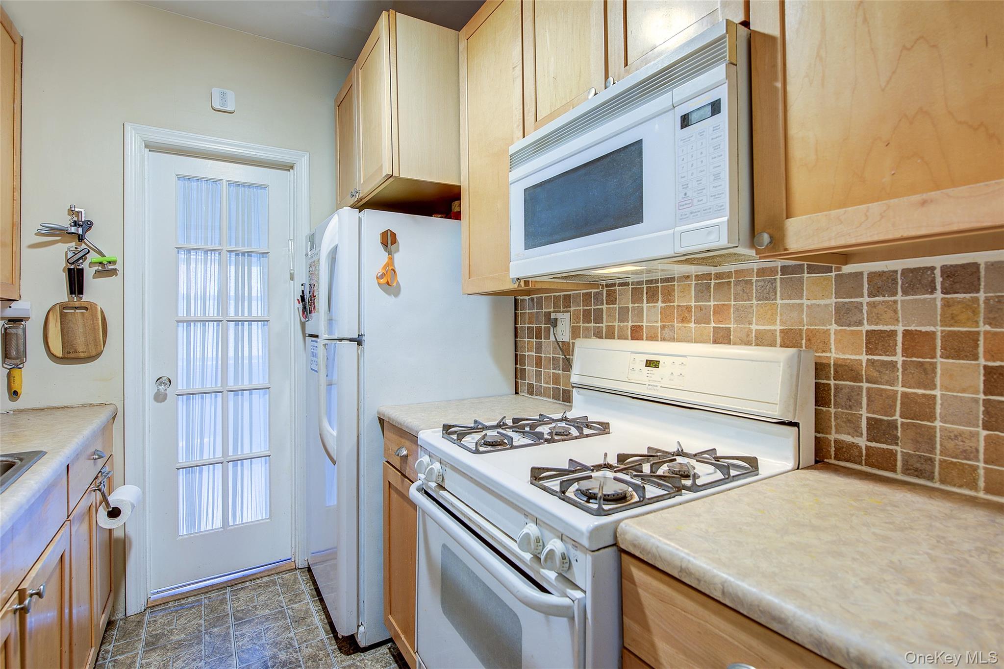 #20 photo, 118-11 84th Avenue, クイーンズ区 Kew Gardens , NY 11415