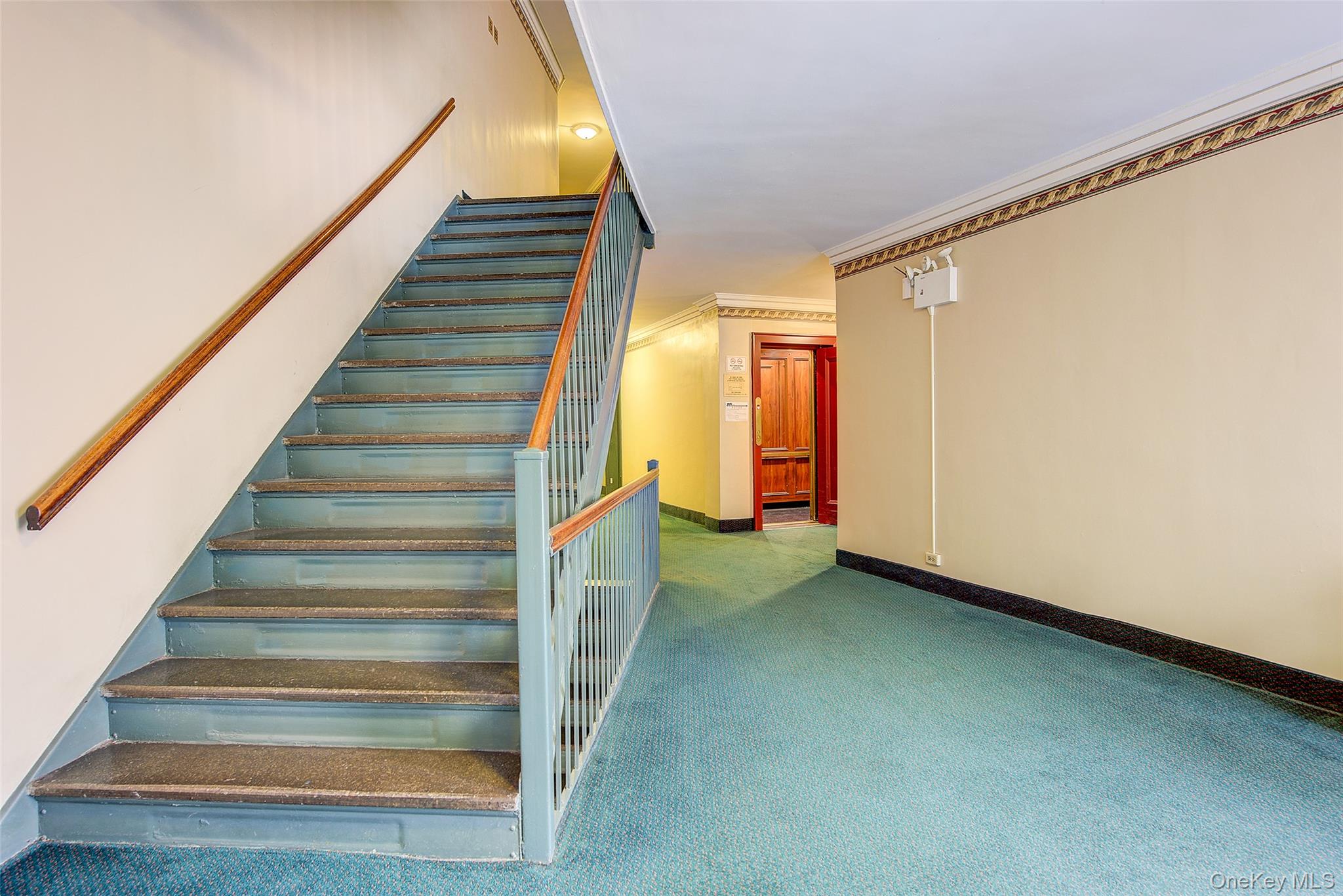 #5 photo, 118-11 84th Avenue, クイーンズ区 Kew Gardens , NY 11415