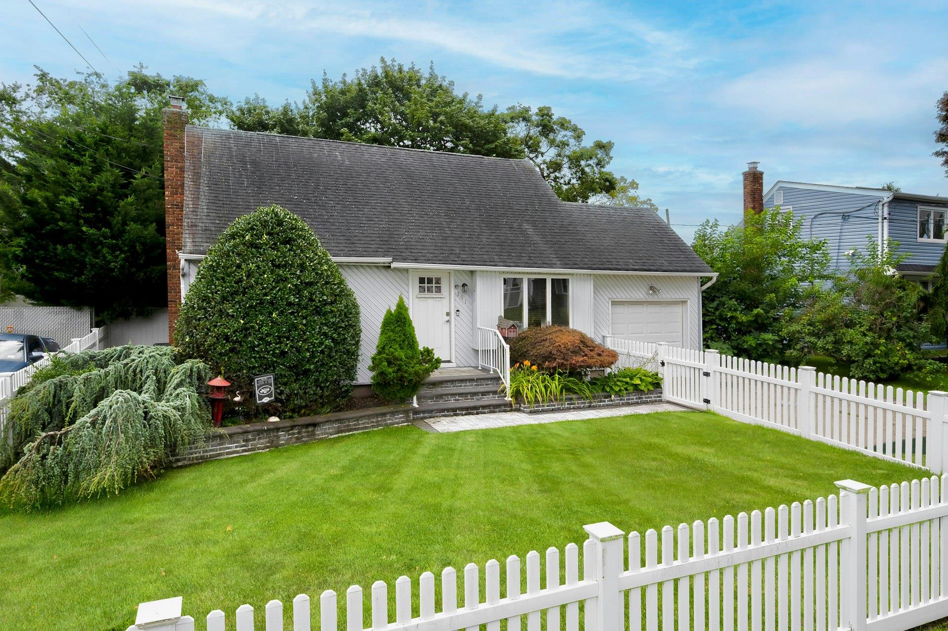 #2 photo, 391 31st Street, サフォーク郡 Lindenhurst , NY 11757