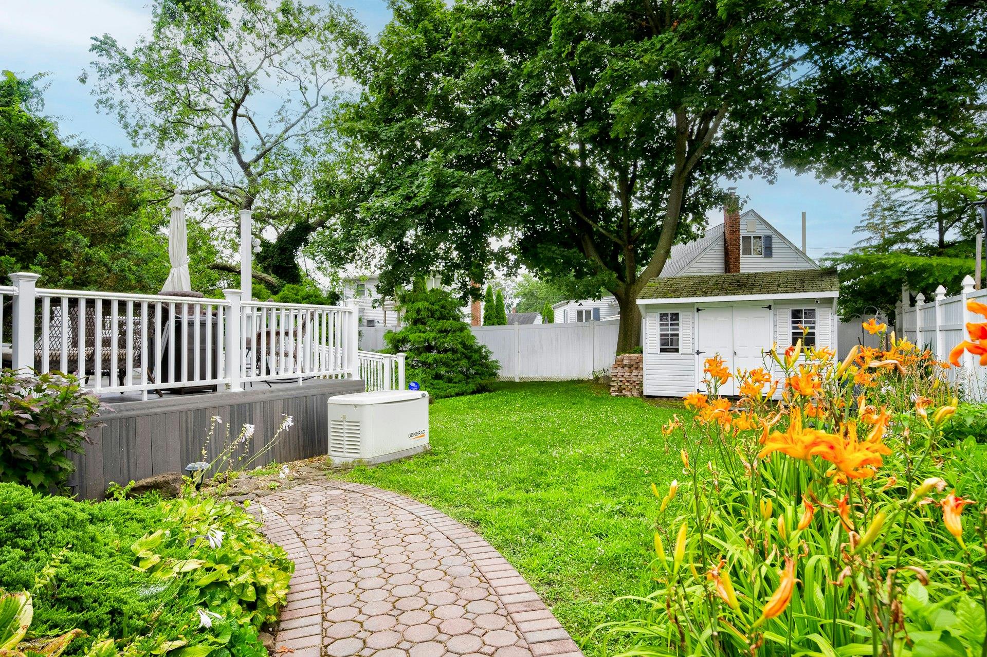 #5 photo, 391 31st Street, サフォーク郡 Lindenhurst , NY 11757