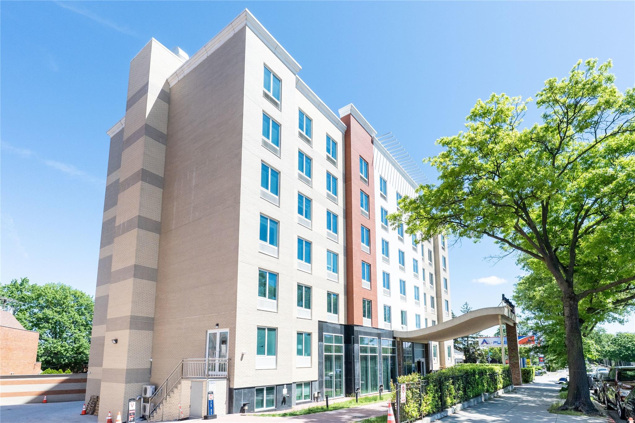 #3 photo, 18331 Horace Harding Expressway, クイーンズ区 Fresh Meadows , NY 11365