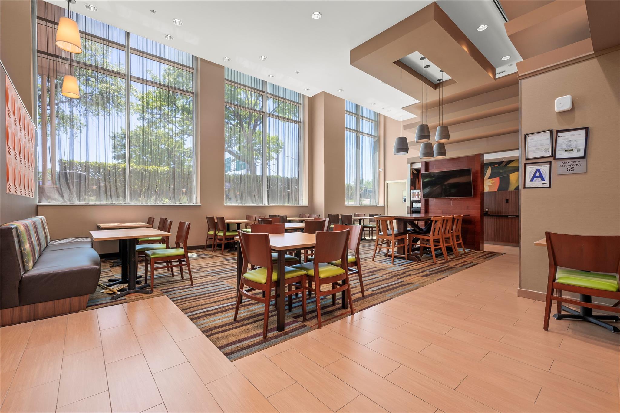 #5 photo, 18331 Horace Harding Expressway, クイーンズ区 Fresh Meadows , NY 11365