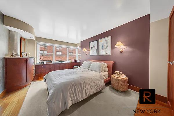 #4 photo, 211 E 53rd Street, マンハッタン Turtle Bay , NY 10022