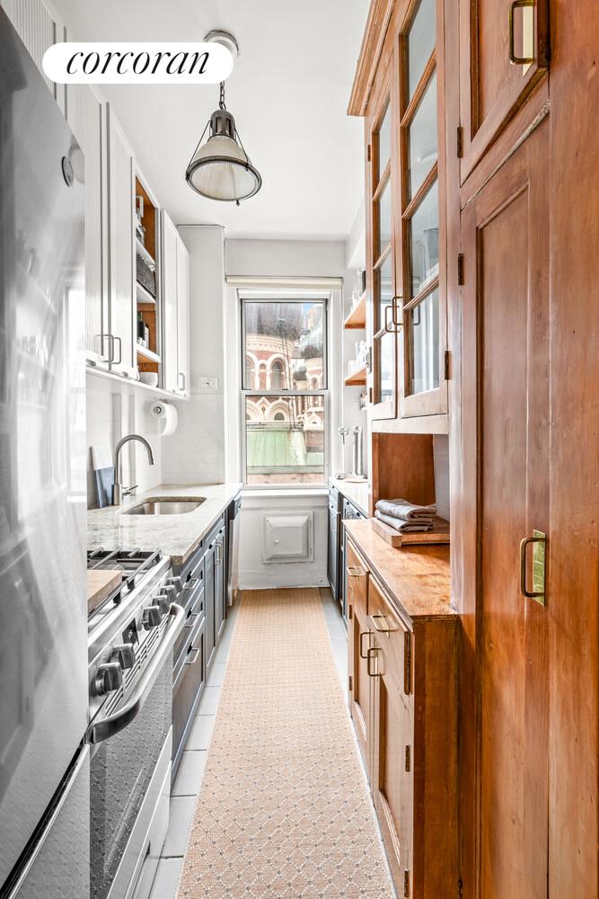 #1 photo, 16 E 98TH Street, Carnegie Hill , NY 10029